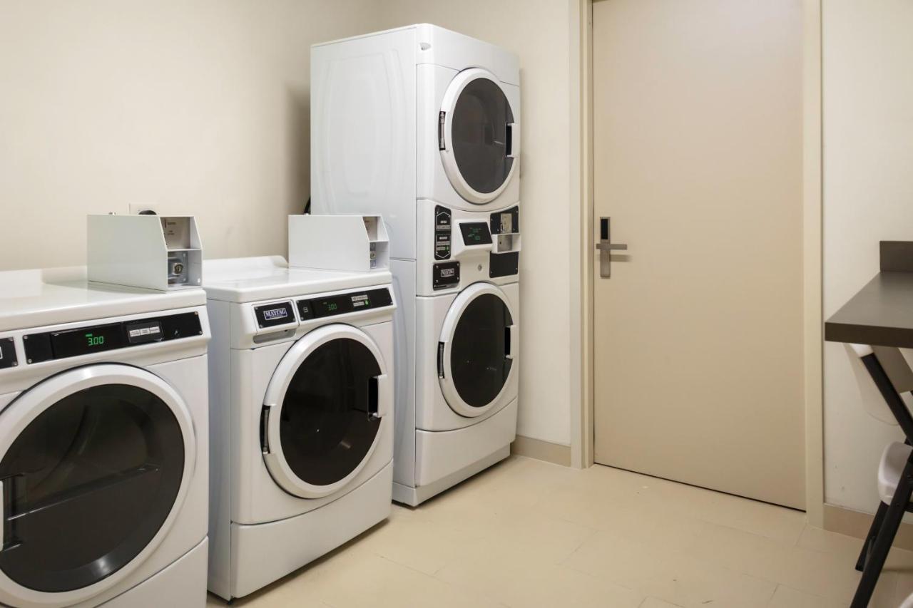 Springhill Suites Kansas City Airport Bagian luar foto