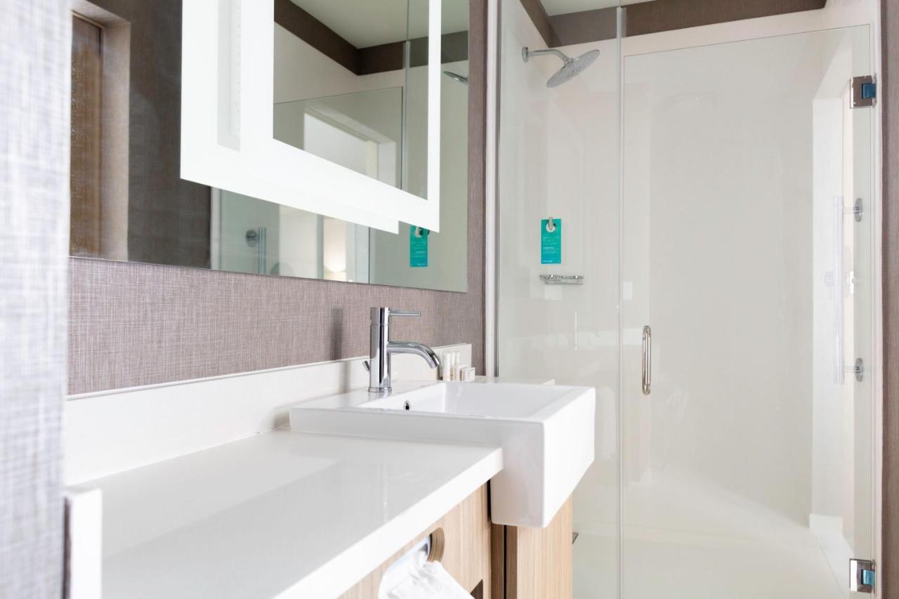 Springhill Suites Kansas City Airport Bagian luar foto