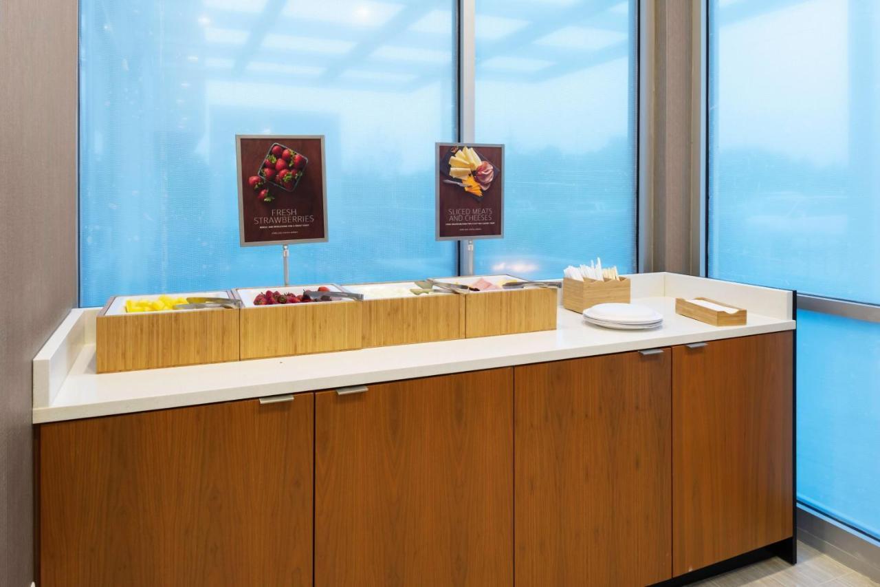 Springhill Suites Kansas City Airport Bagian luar foto