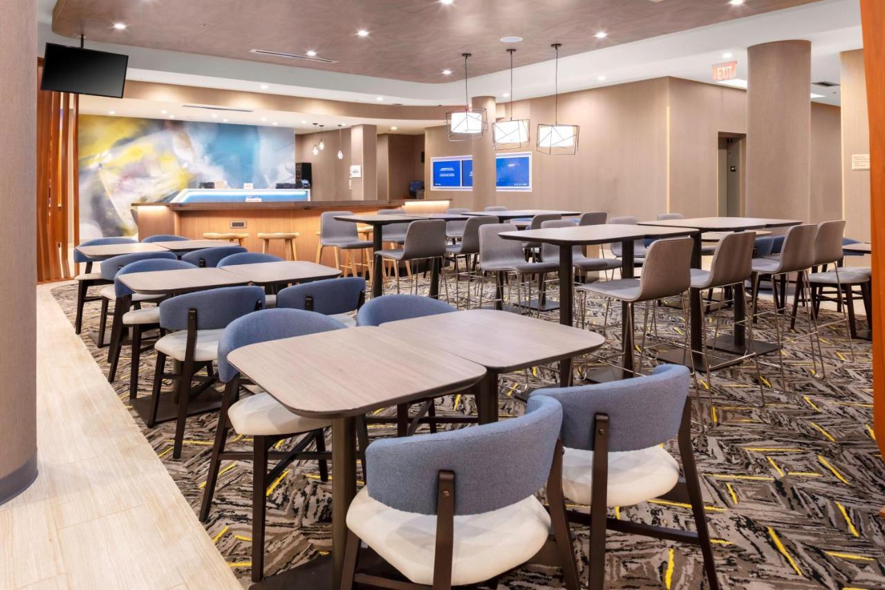 Springhill Suites Kansas City Airport Bagian luar foto