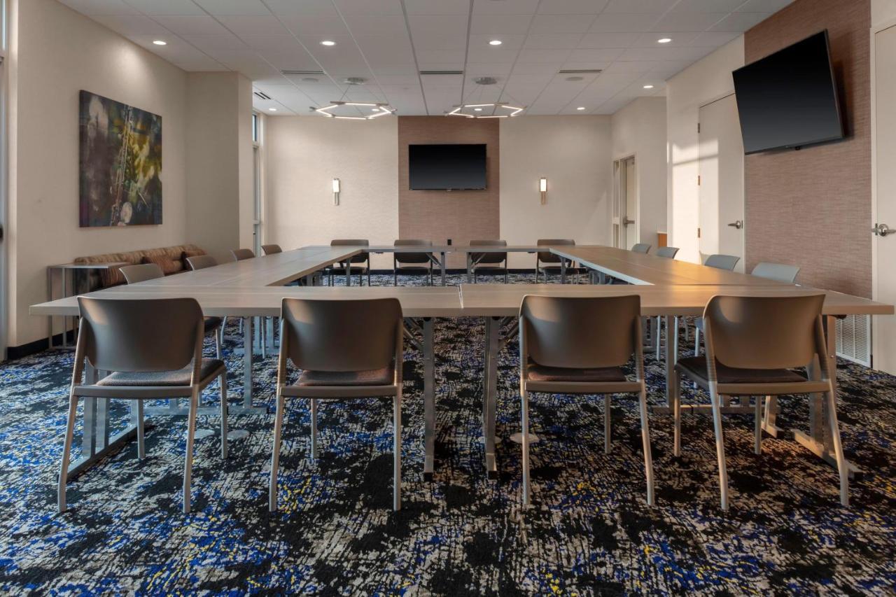 Springhill Suites Kansas City Airport Bagian luar foto