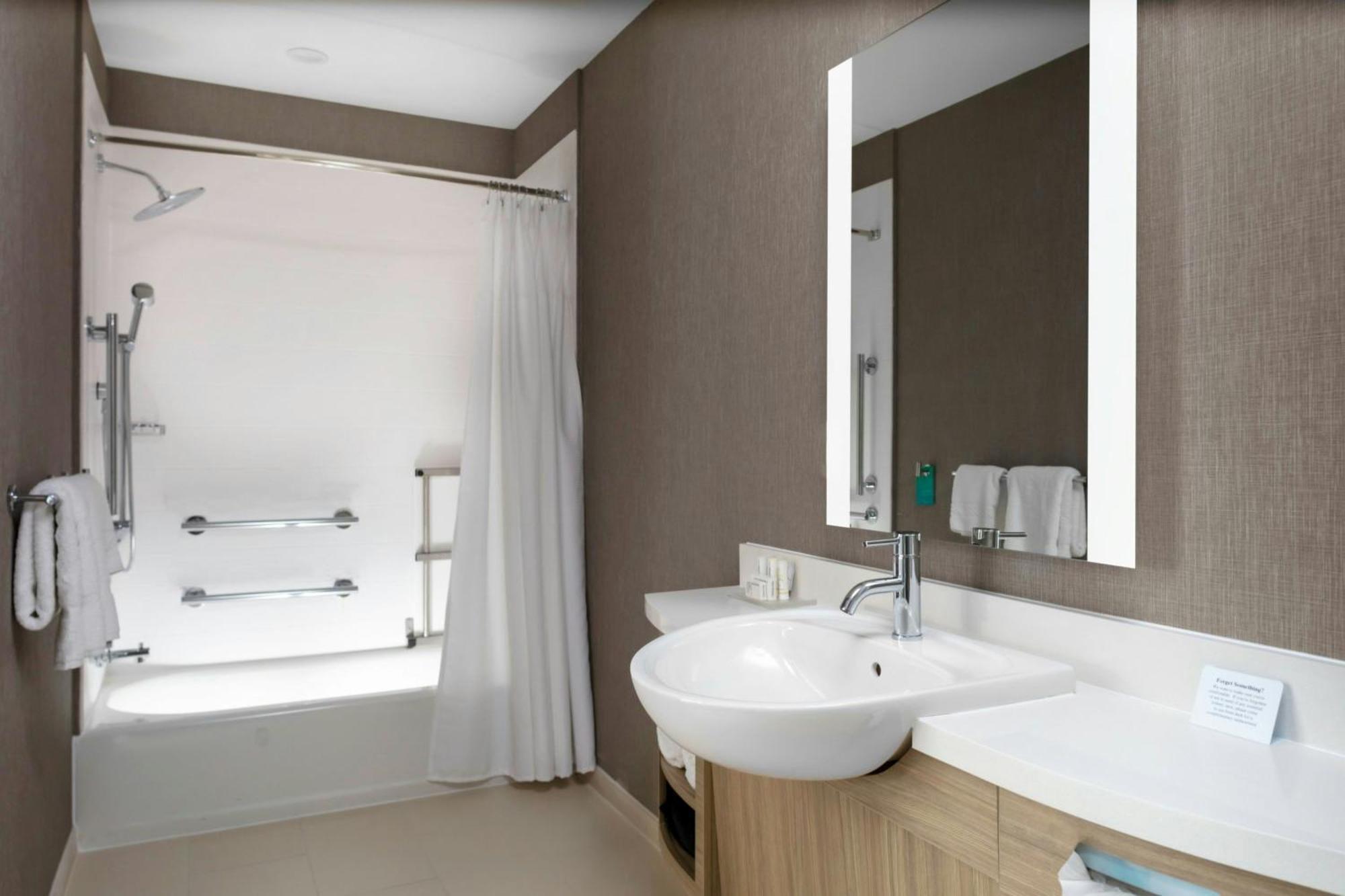 Springhill Suites Kansas City Airport Bagian luar foto